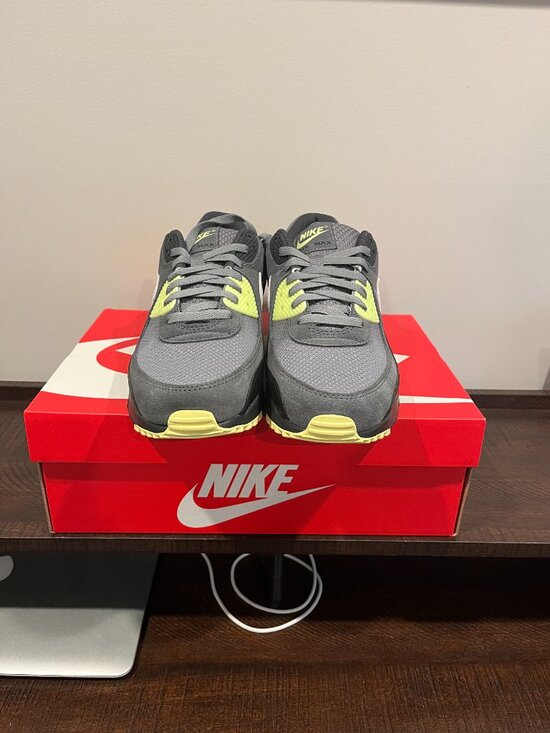 Nike Air Max 90 Size 10.5 NIB Grey/Photon Dust main image 5